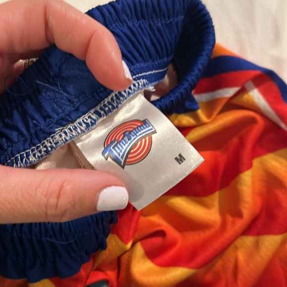 TUNE SQUAD LEBRON JAMES OUTFIT YOUTH MEDIUM - Picture 4 of 6